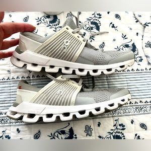 On Cloud Sneakers 7.5 womens